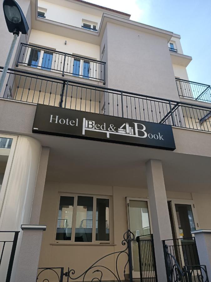 רימיני Hotel Bed & Book מראה חיצוני תמונה