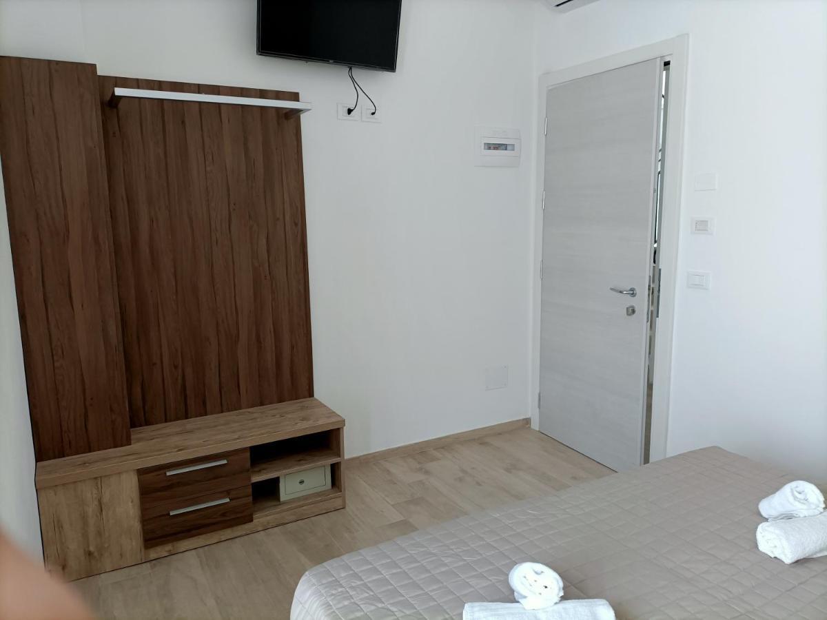 רימיני Hotel Bed & Book מראה חיצוני תמונה