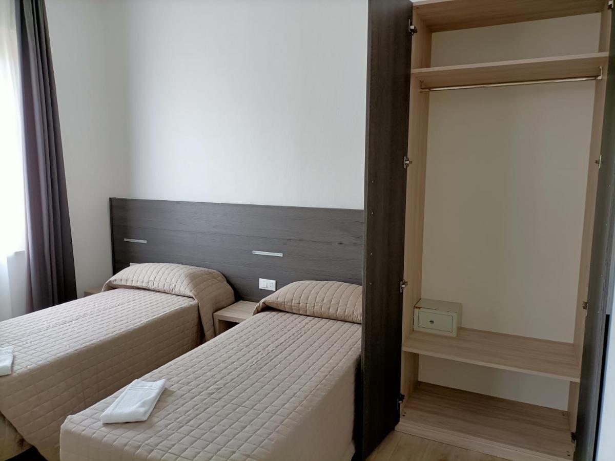 רימיני Hotel Bed & Book מראה חיצוני תמונה