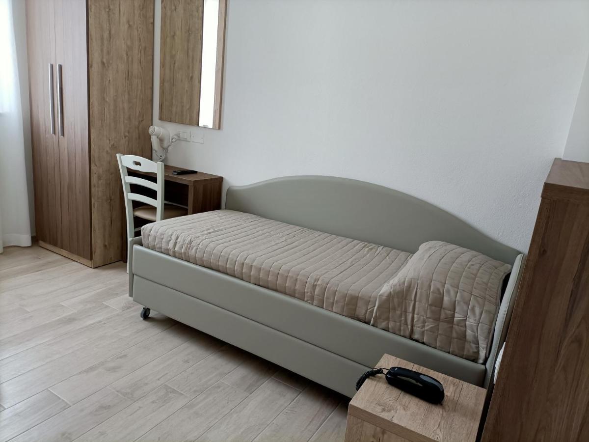 רימיני Hotel Bed & Book מראה חיצוני תמונה