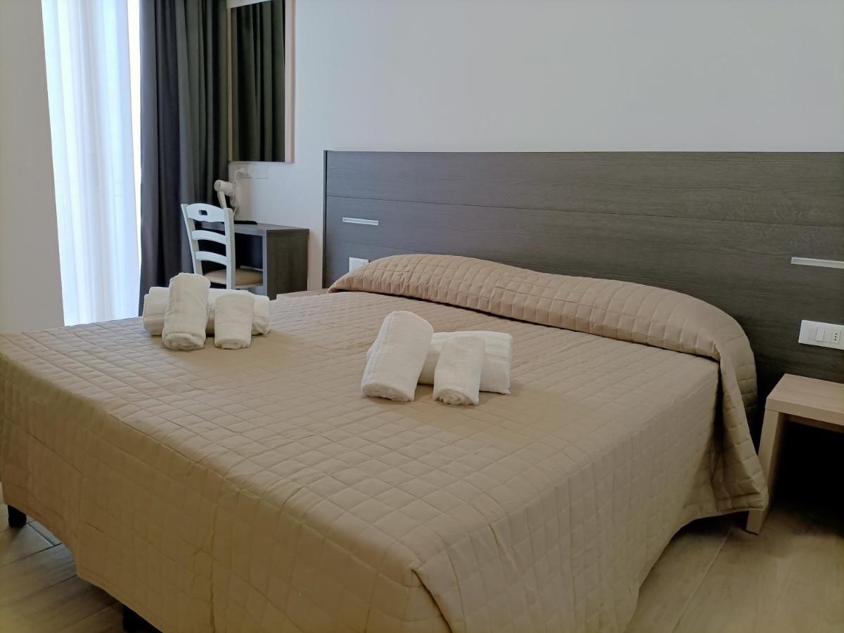 רימיני Hotel Bed & Book מראה חיצוני תמונה