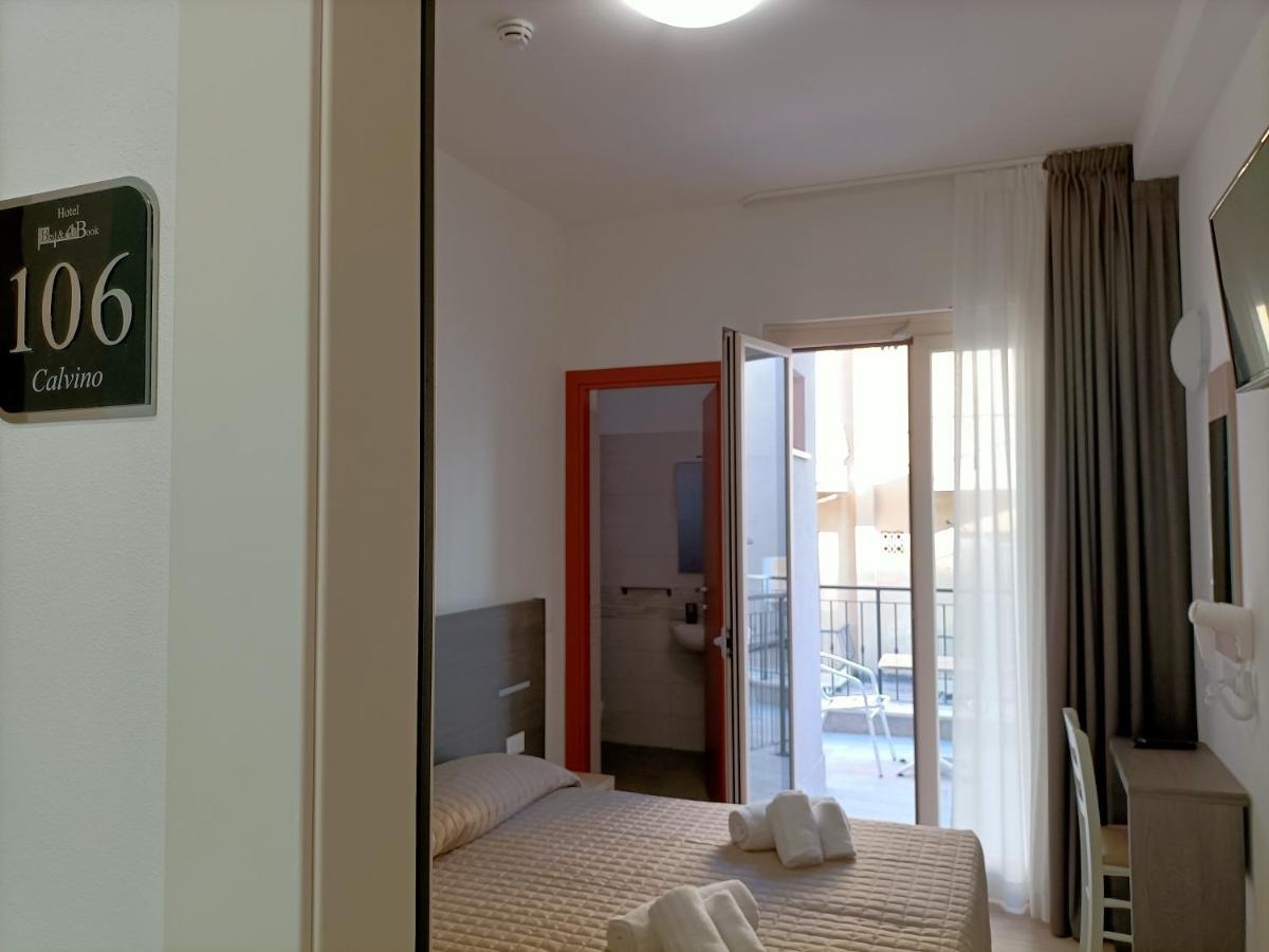 רימיני Hotel Bed & Book מראה חיצוני תמונה