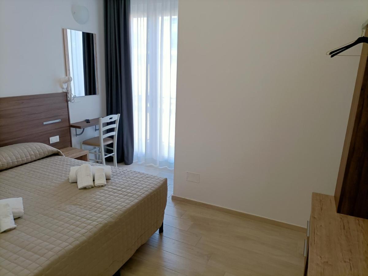 רימיני Hotel Bed & Book מראה חיצוני תמונה
