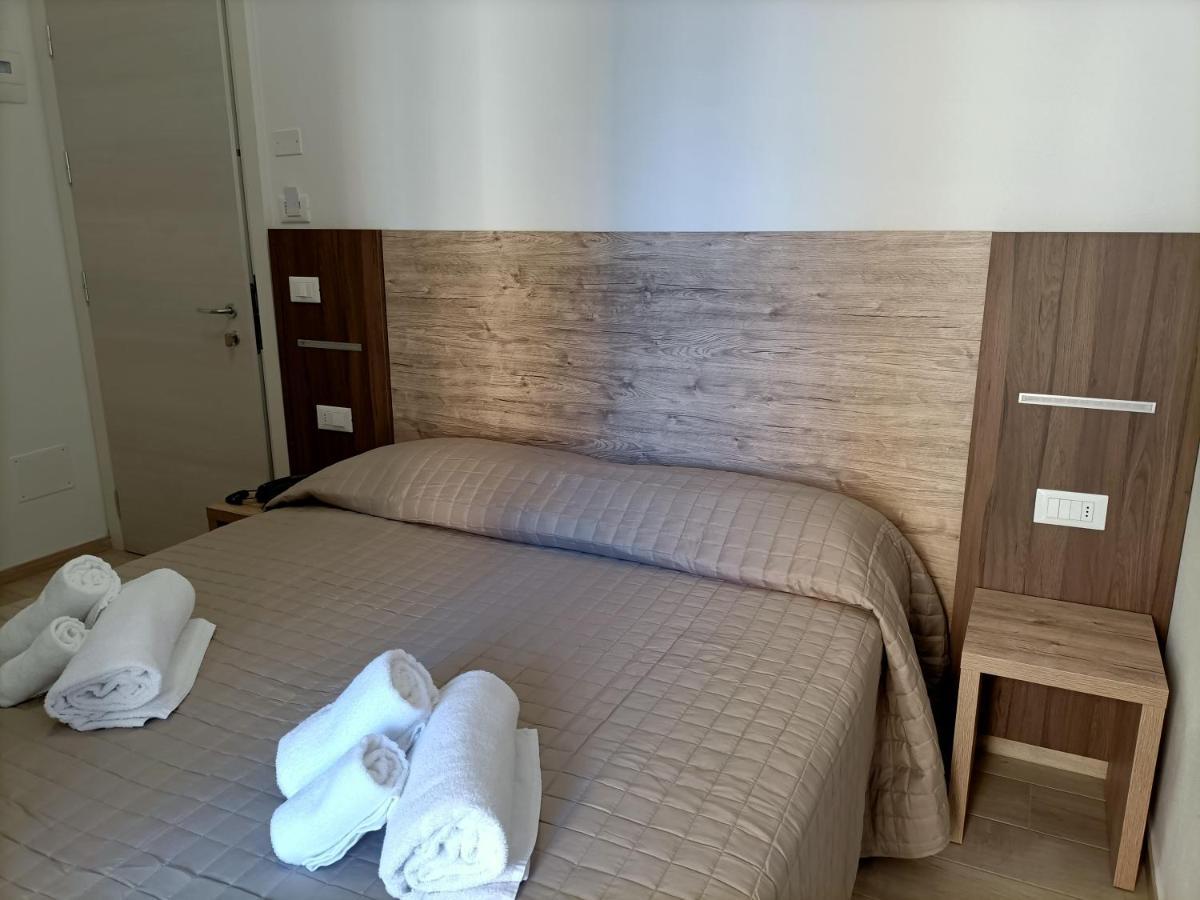 רימיני Hotel Bed & Book מראה חיצוני תמונה