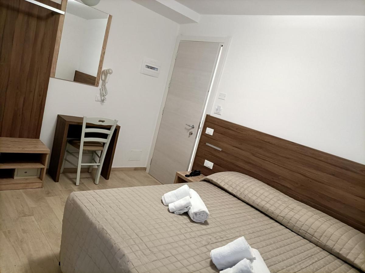 רימיני Hotel Bed & Book מראה חיצוני תמונה