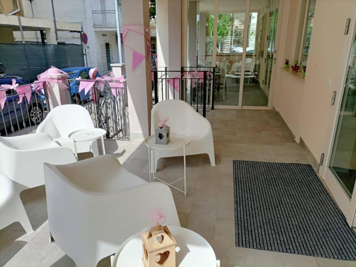 רימיני Hotel Bed & Book מראה חיצוני תמונה