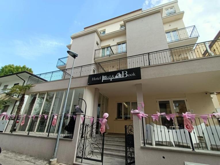 רימיני Hotel Bed & Book מראה חיצוני תמונה